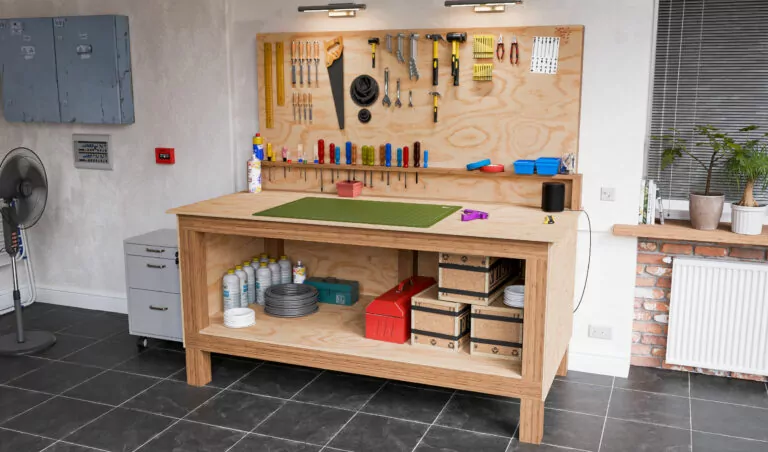 6x3-classic-workbench-with-tool-storage-area